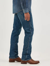 Load image into Gallery viewer, Wrangler Mens Retro Slim Fit Straight Leg Jean