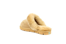 Load image into Gallery viewer, SUPERLAMB WOMENS ONAGER SHEEPSKIN SCUFF TAN