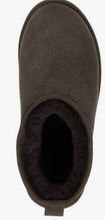 Load image into Gallery viewer, EMU Australia Womens Stinger Micro Sheepskin Boot Chocolate