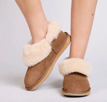 Load image into Gallery viewer, Emu Australia Womens  Mintaro Platform Sheepskin Slipper