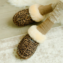 Load image into Gallery viewer, BEARPAW WOMEN&#39;S LOKI SUEDE SLIDE SLIPPER EXOTIC LEOPARD